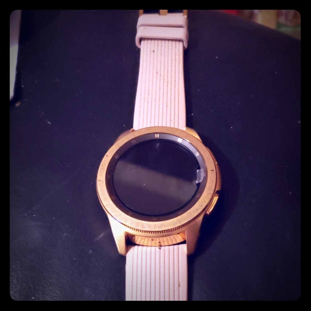Samsung Galaxy watch 42mm Rose gold.